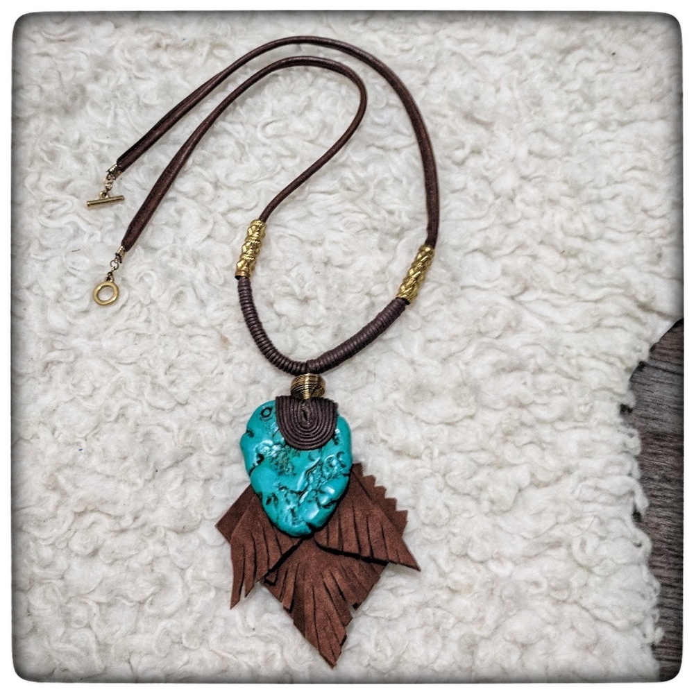 Boho Faux Turquoise and Suede Necklace ~ New